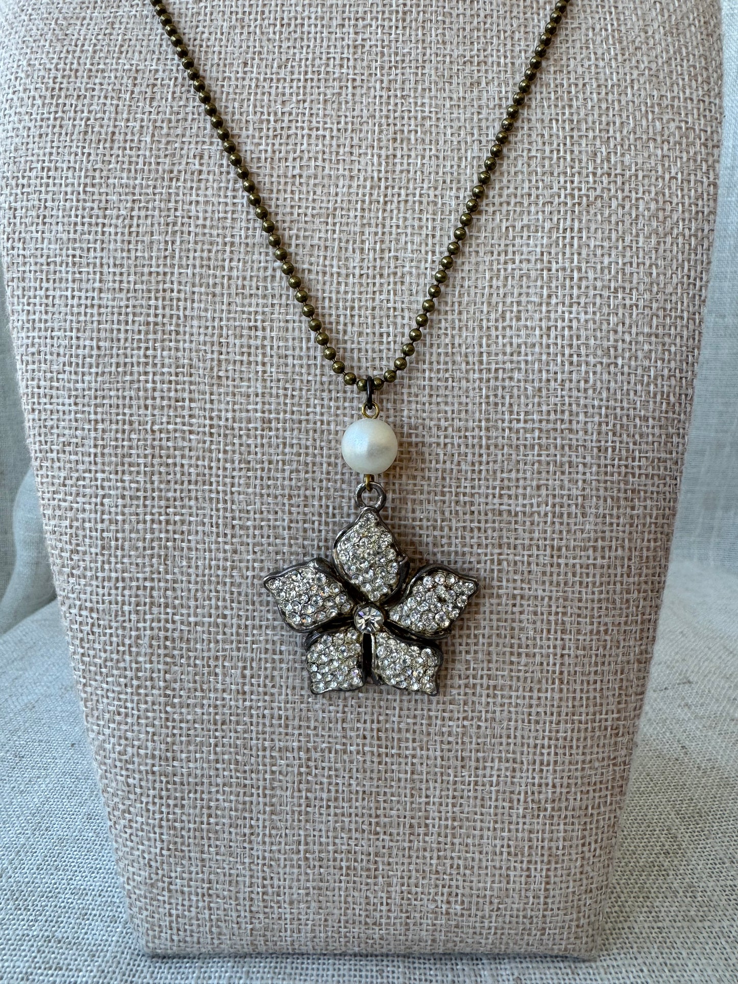 Rhinestone Flower Necklace