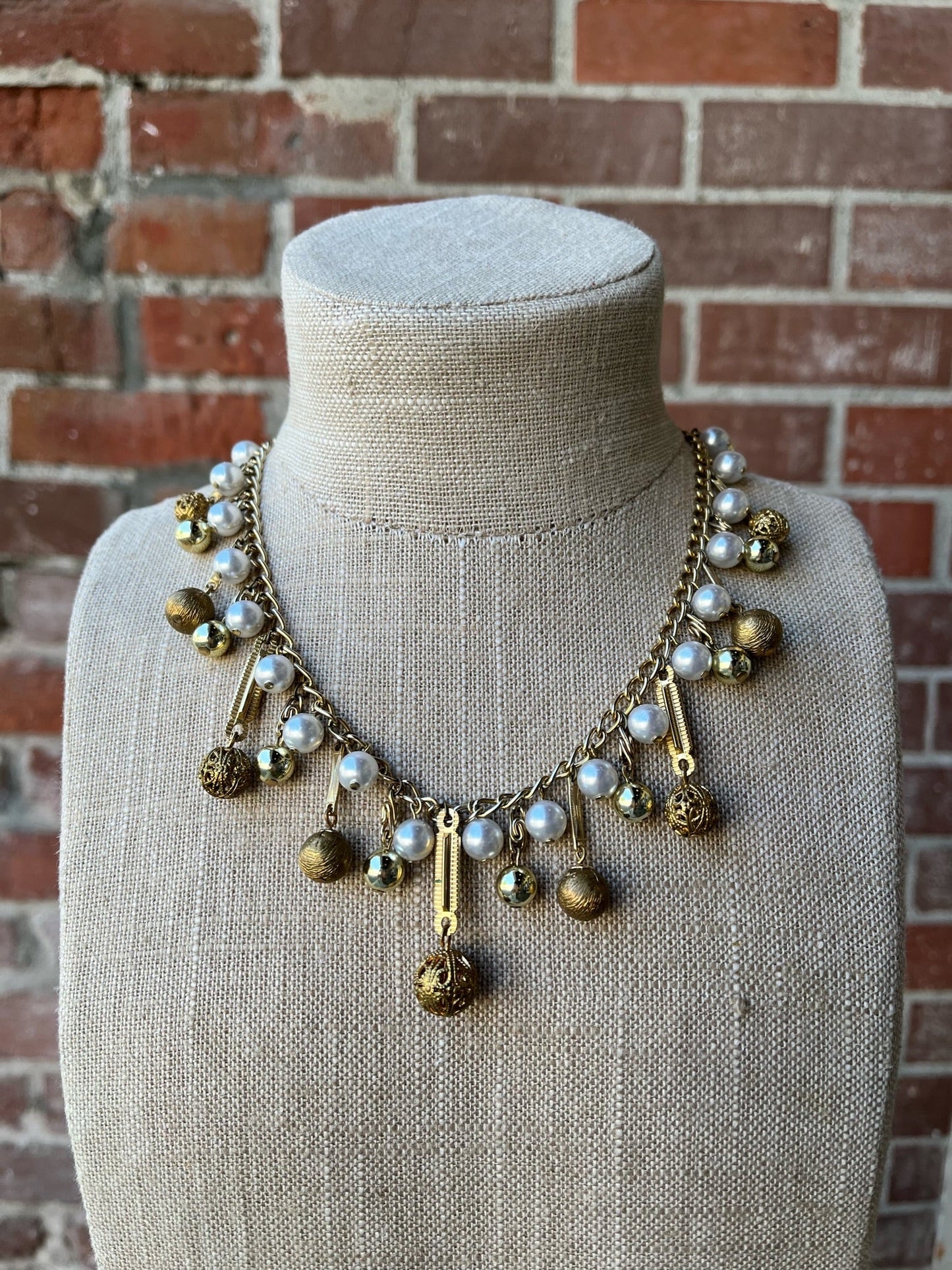 Gold & Pearl Necklace