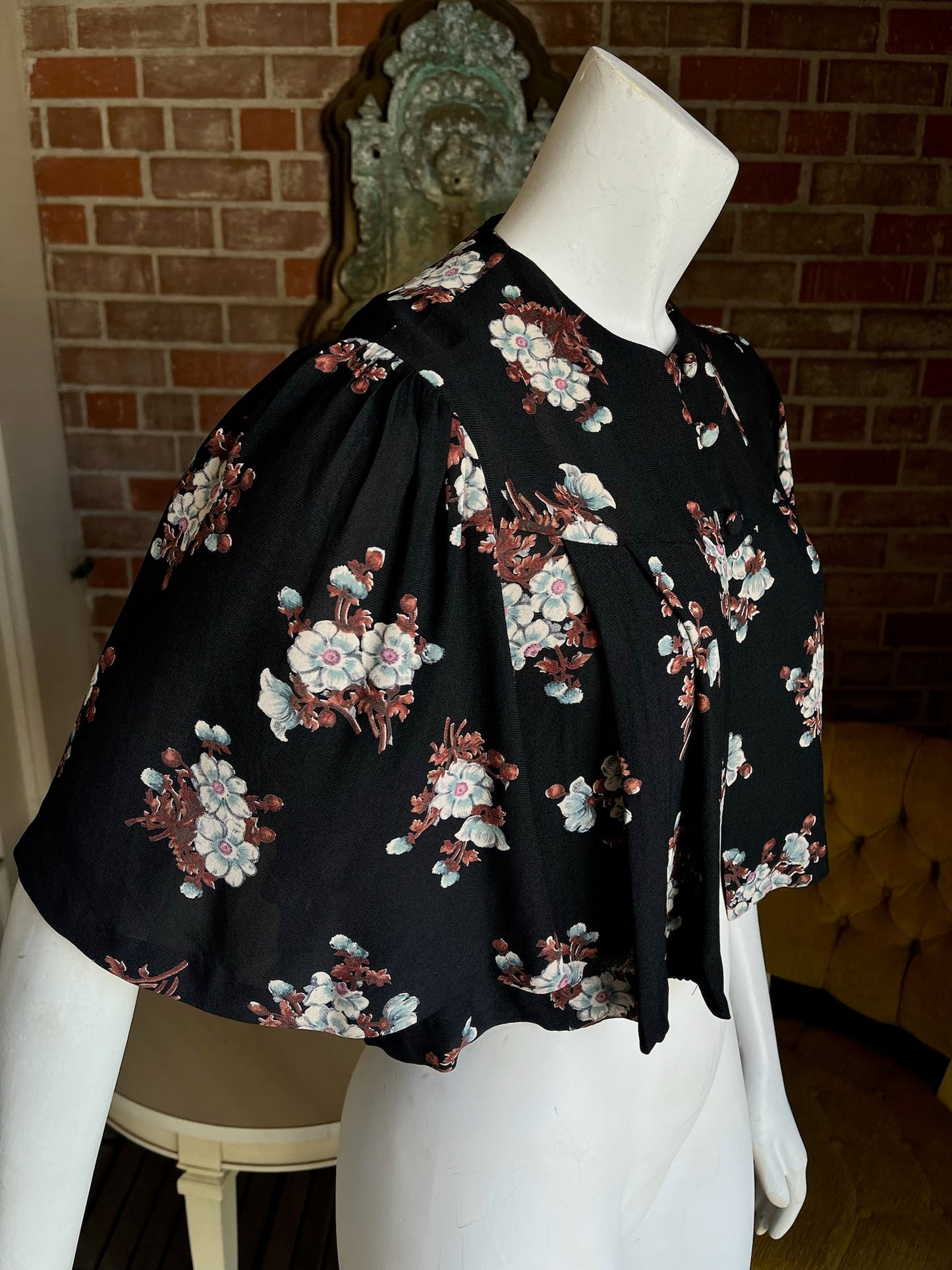 1970s Cropped Capelet